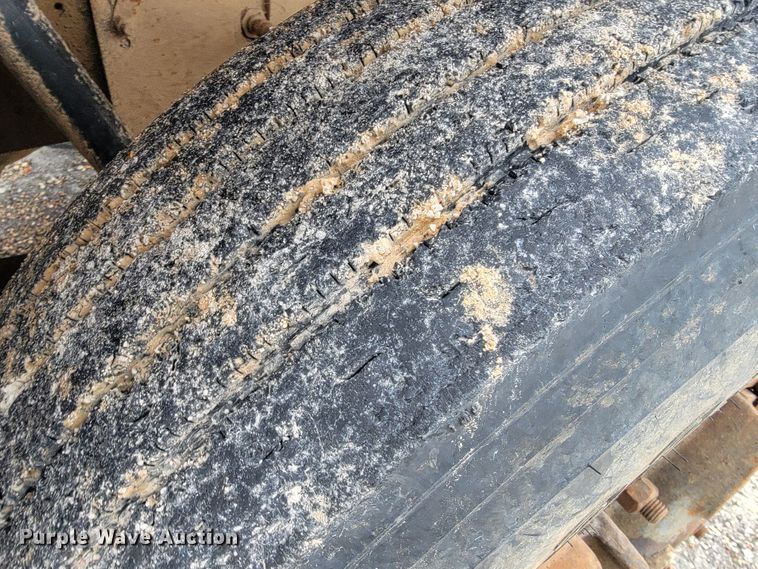 image for item JL9658 1988 International F1954  dump truck