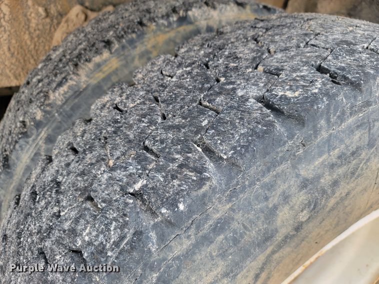 image for item JL9658 1988 International F1954  dump truck