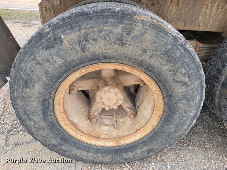 image for item JL9658 1988 International F1954  dump truck