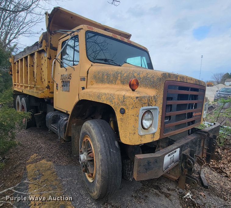 image for item JL9659 1988 International F1954  dump truck