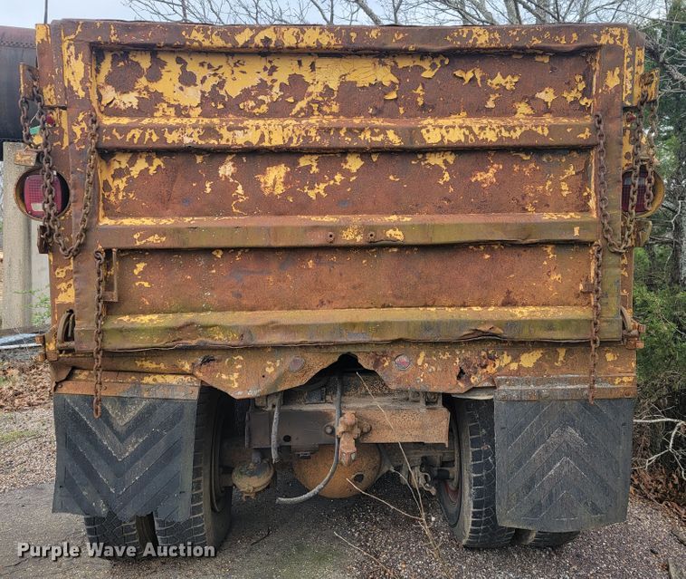 image for item JL9659 1988 International F1954  dump truck