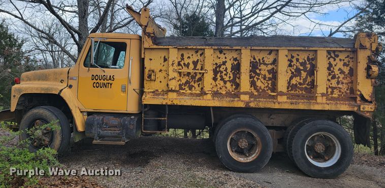 image for item JL9659 1988 International F1954  dump truck