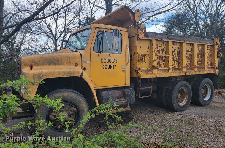image for item JL9659 1988 International F1954  dump truck