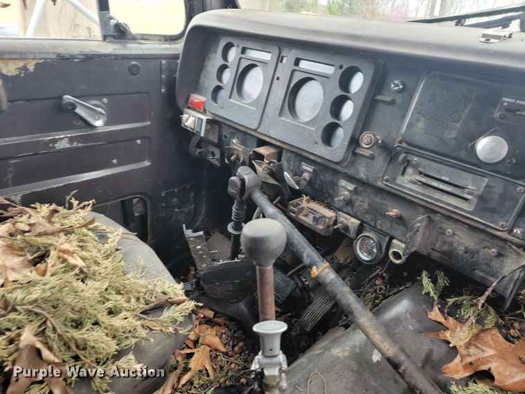 image for item JL9659 1988 International F1954  dump truck