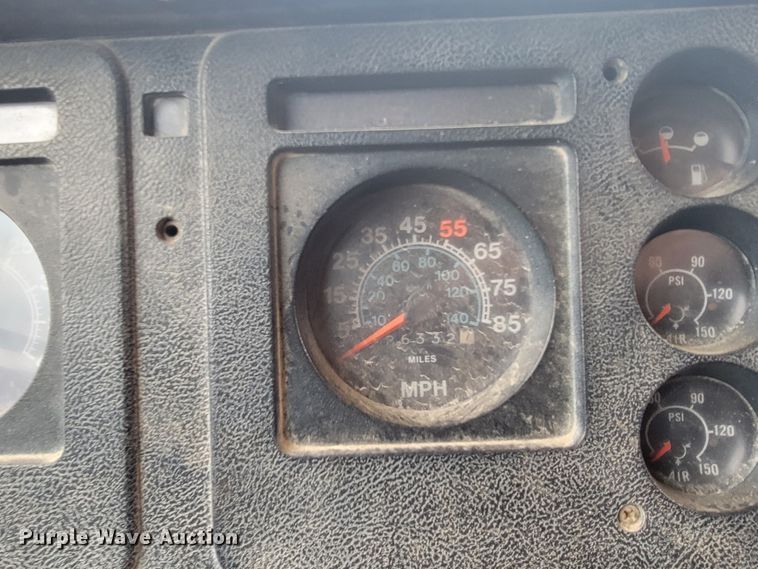 image for item JL9659 1988 International F1954  dump truck