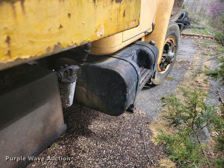 image for item JL9659 1988 International F1954  dump truck