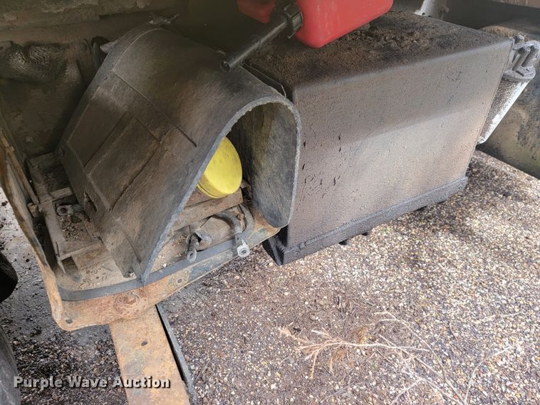 image for item JL9659 1988 International F1954  dump truck