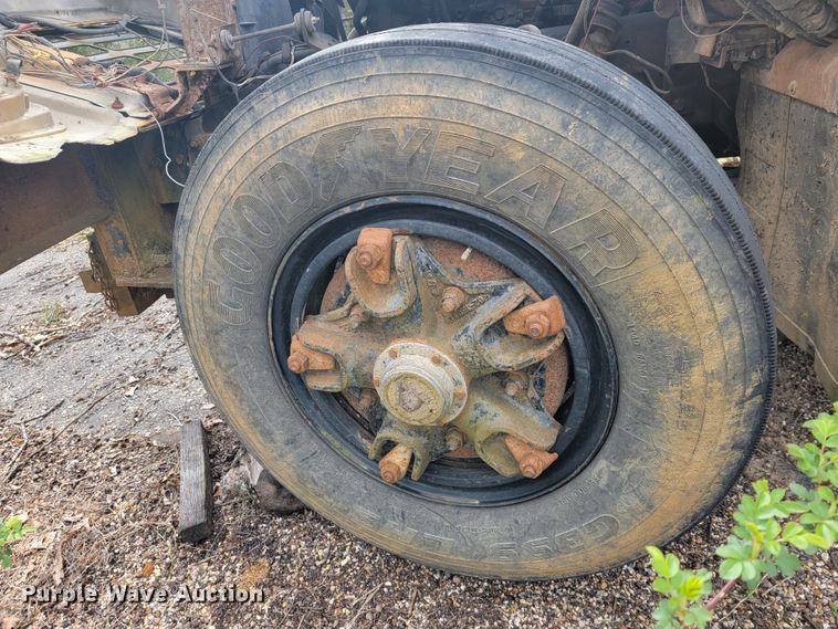 image for item JL9659 1988 International F1954  dump truck