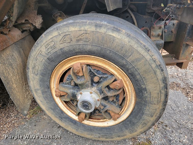 image for item JL9659 1988 International F1954  dump truck