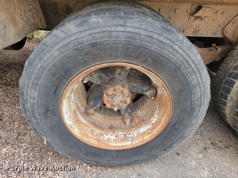 image for item JL9659 1988 International F1954  dump truck