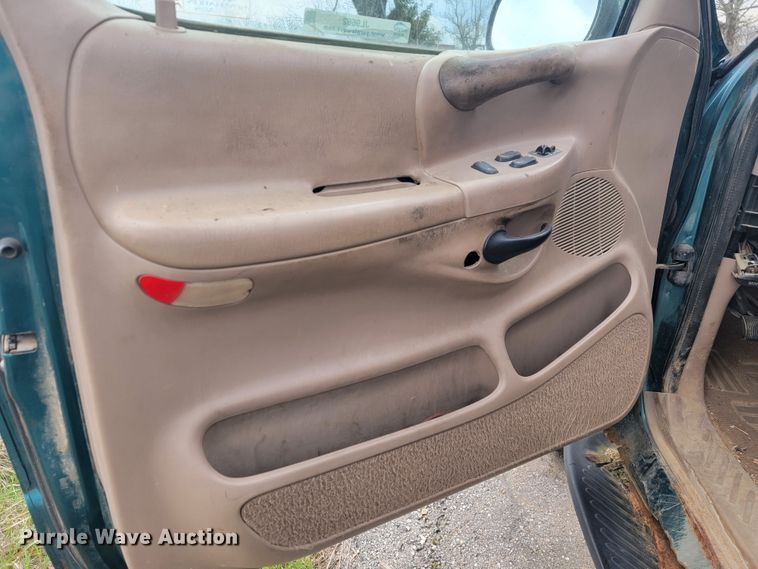 image for item JL9662 1998 Ford F150  SuperCab pickup truck