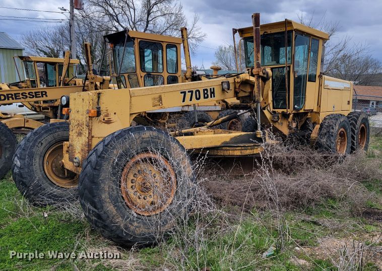 image for item JL9665 1995 John Deere 770BH  motor grader