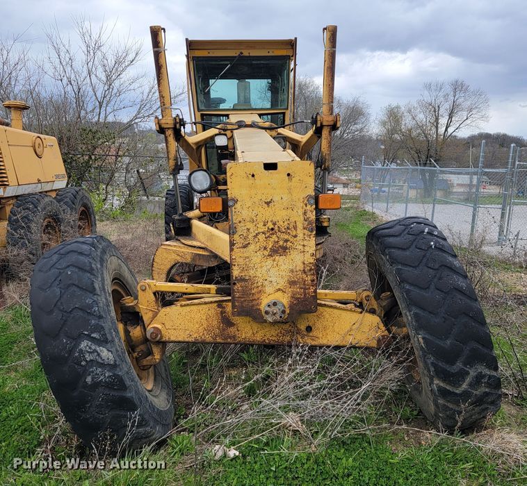 image for item JL9665 1995 John Deere 770BH  motor grader