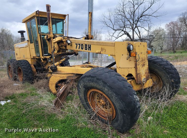 image for item JL9665 1995 John Deere 770BH  motor grader