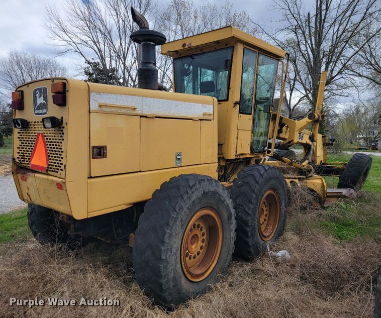 image for item JL9665 1995 John Deere 770BH  motor grader