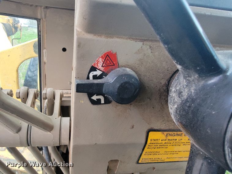 image for item JL9665 1995 John Deere 770BH  motor grader