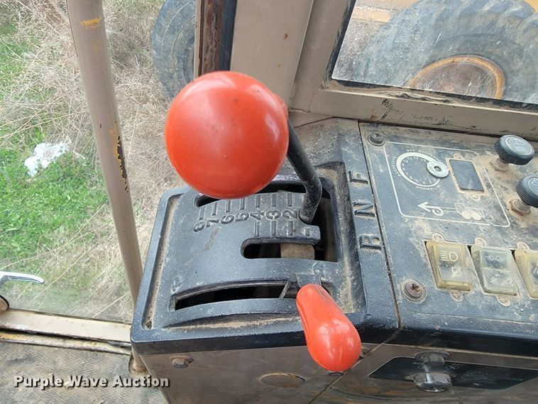 image for item JL9665 1995 John Deere 770BH  motor grader