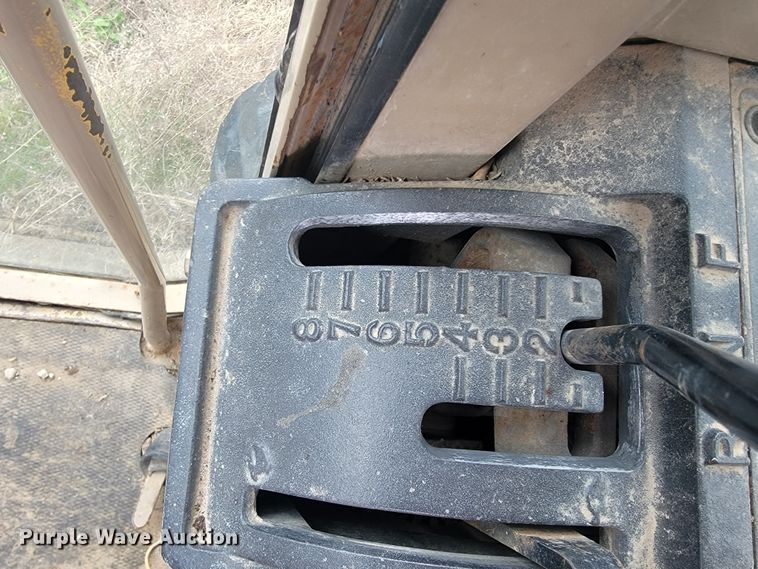 image for item JL9665 1995 John Deere 770BH  motor grader