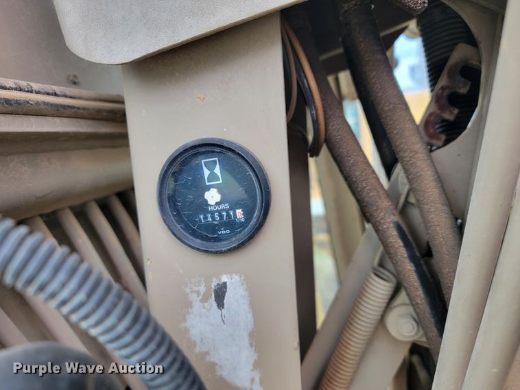 image for item JL9665 1995 John Deere 770BH  motor grader