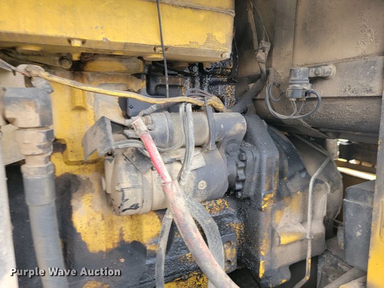 image for item JL9665 1995 John Deere 770BH  motor grader