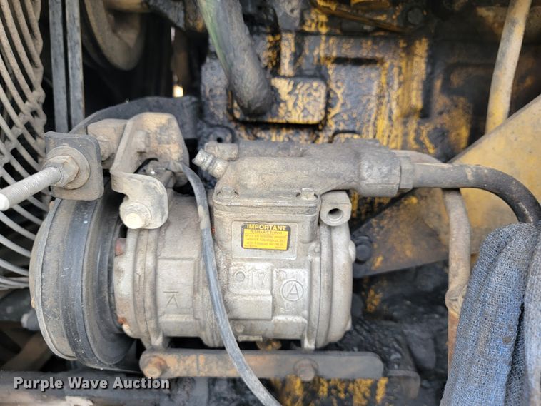 image for item JL9665 1995 John Deere 770BH  motor grader