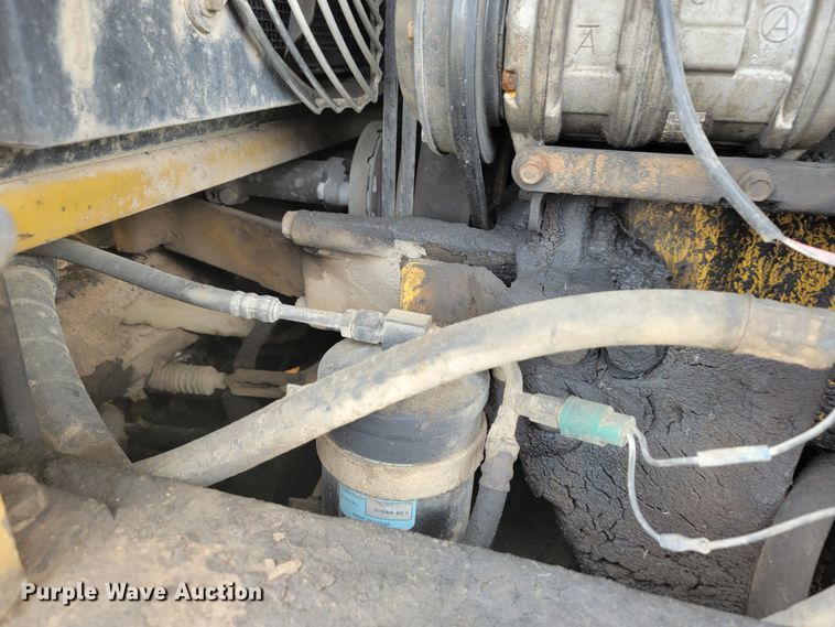 image for item JL9665 1995 John Deere 770BH  motor grader