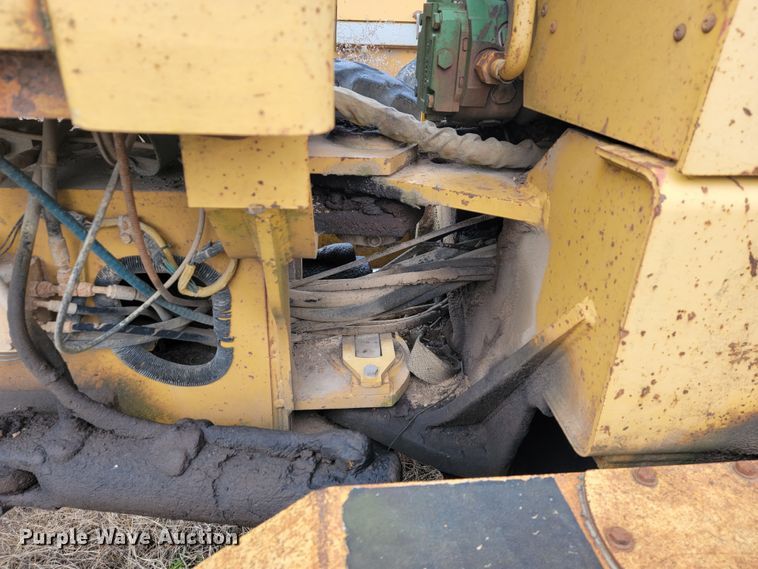 image for item JL9665 1995 John Deere 770BH  motor grader