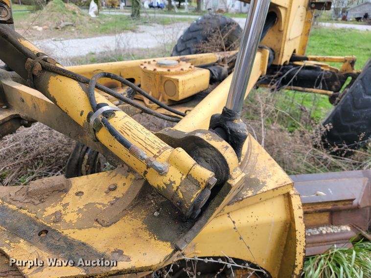 image for item JL9665 1995 John Deere 770BH  motor grader