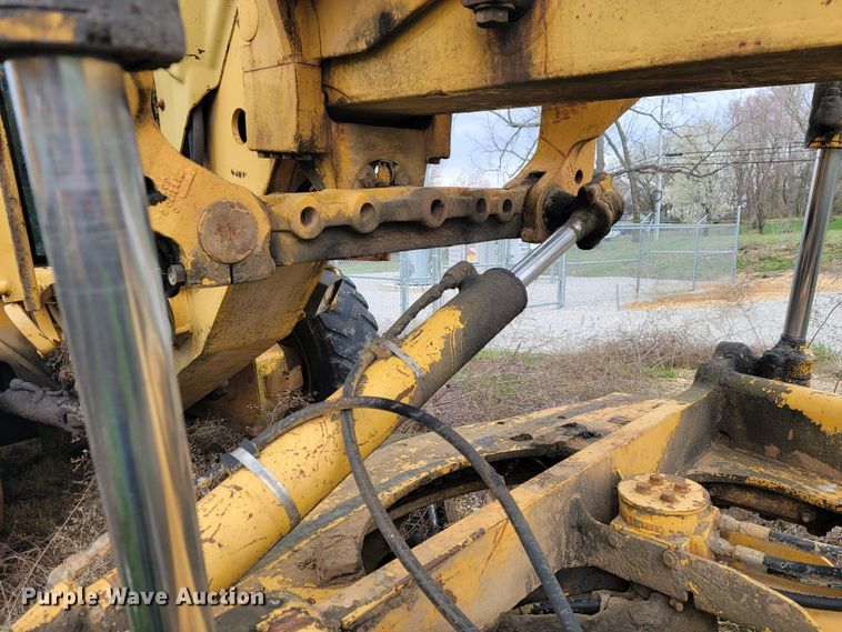 image for item JL9665 1995 John Deere 770BH  motor grader