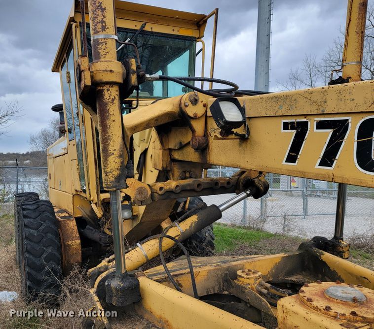image for item JL9665 1995 John Deere 770BH  motor grader