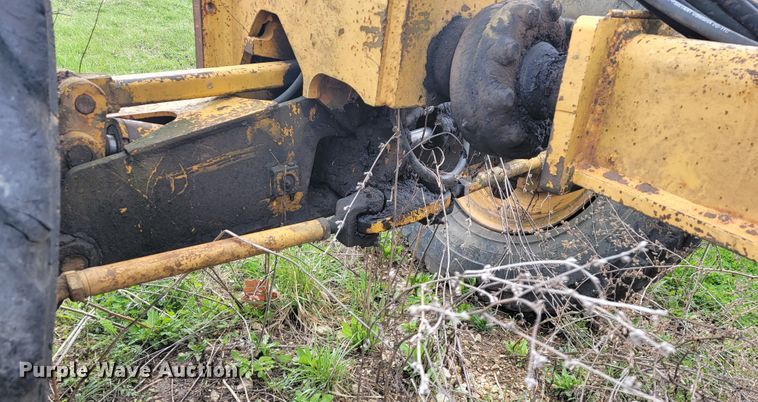 image for item JL9665 1995 John Deere 770BH  motor grader