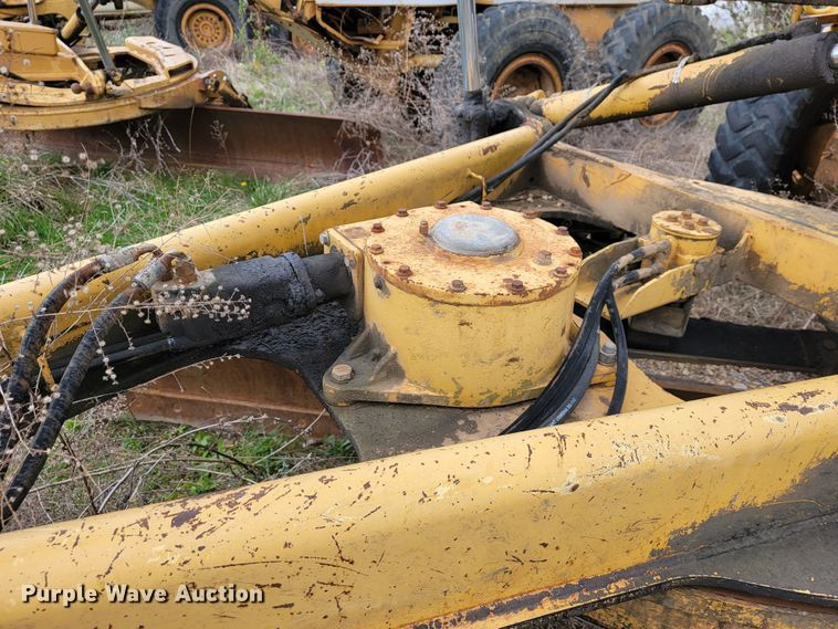 image for item JL9665 1995 John Deere 770BH  motor grader