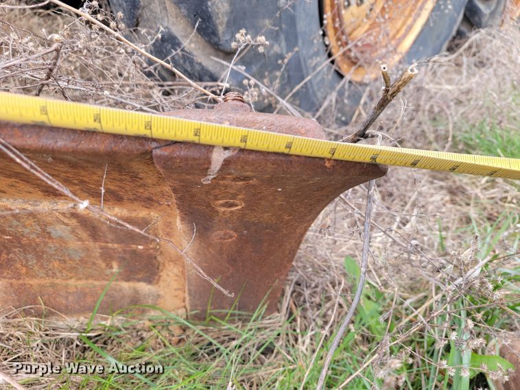 image for item JL9665 1995 John Deere 770BH  motor grader