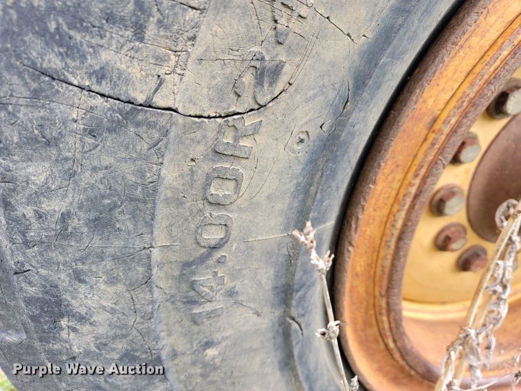 image for item JL9665 1995 John Deere 770BH  motor grader