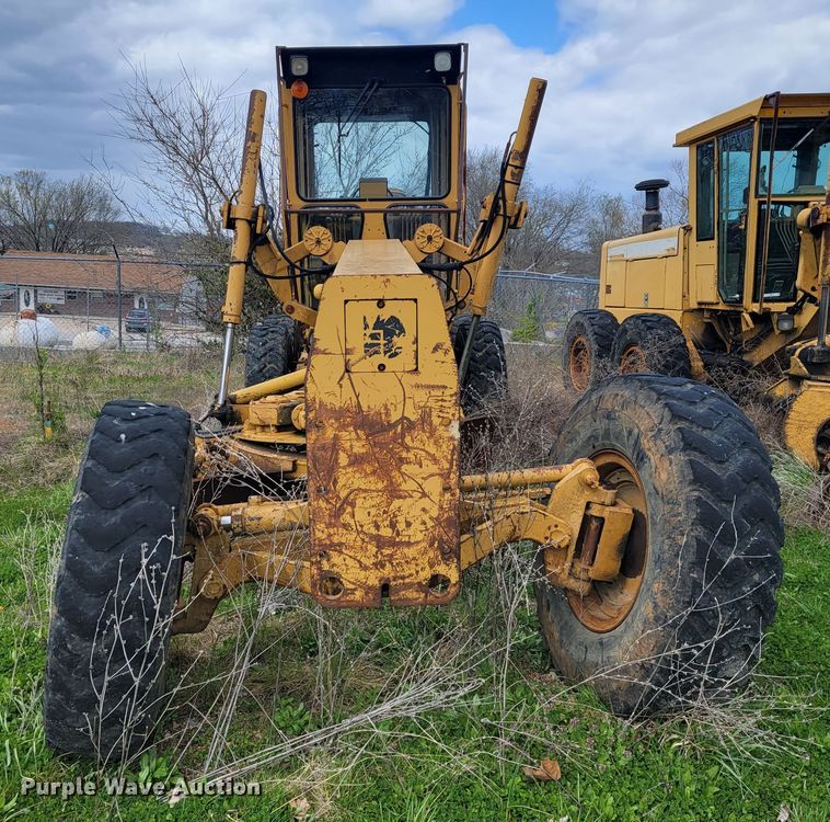 image for item JL9666 Dresser 850  motor grader