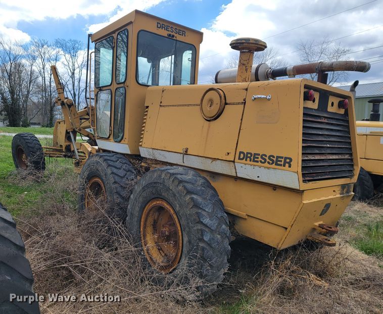 image for item JL9666 Dresser 850  motor grader