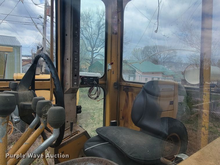 image for item JL9666 Dresser 850  motor grader