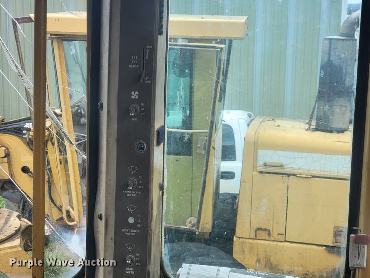 image for item JL9666 Dresser 850  motor grader