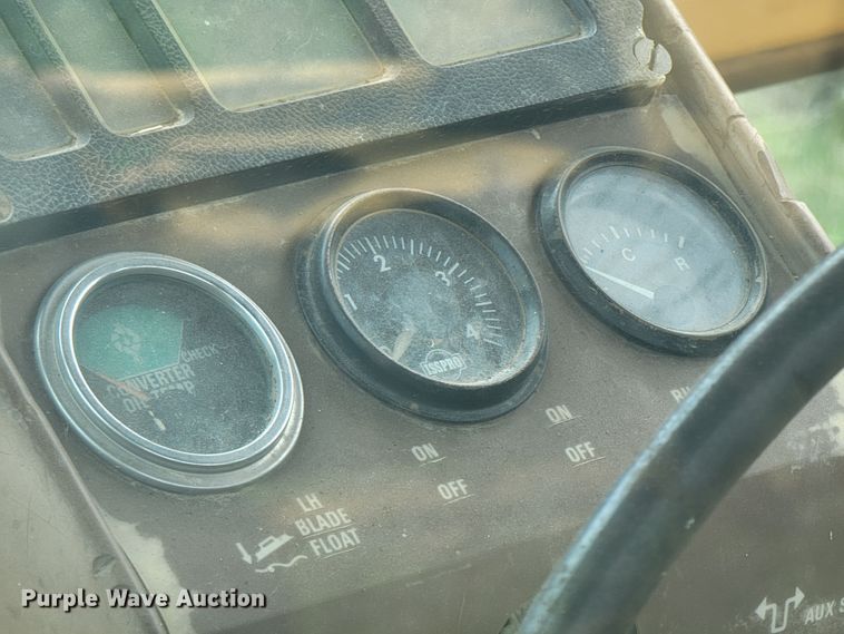 image for item JL9666 Dresser 850  motor grader