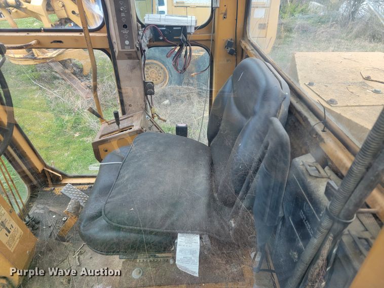 image for item JL9666 Dresser 850  motor grader