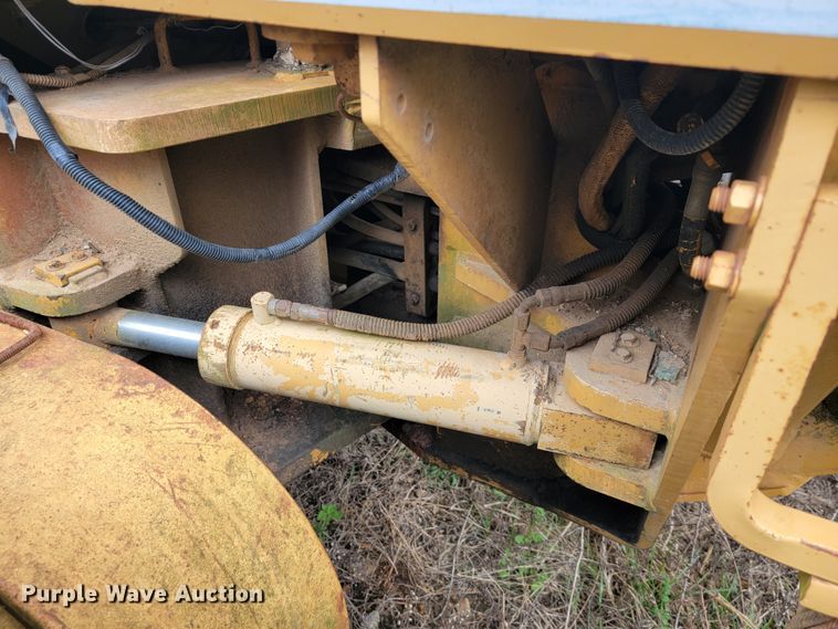 image for item JL9666 Dresser 850  motor grader