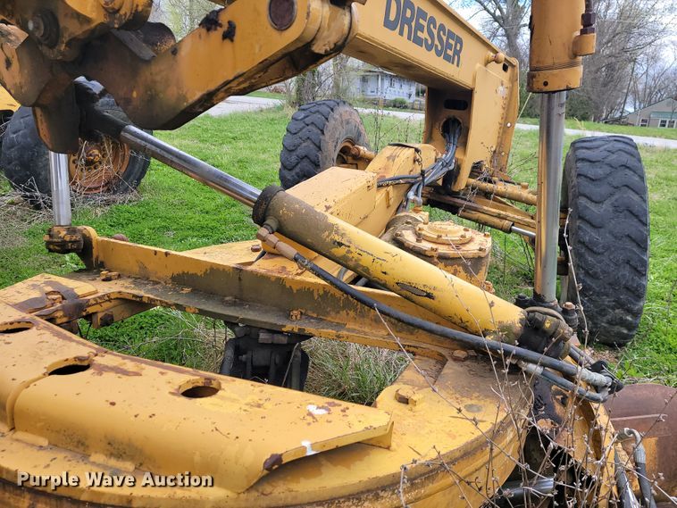 image for item JL9666 Dresser 850  motor grader