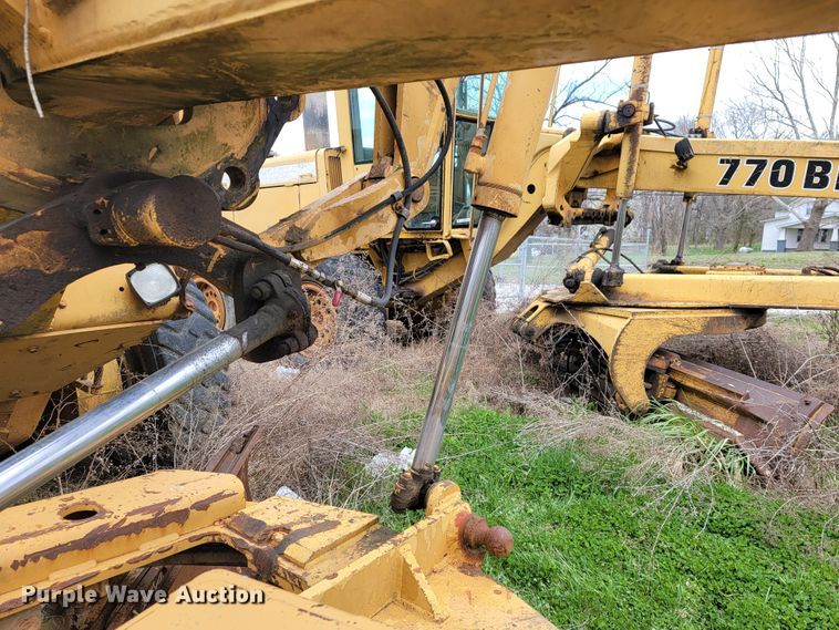 image for item JL9666 Dresser 850  motor grader