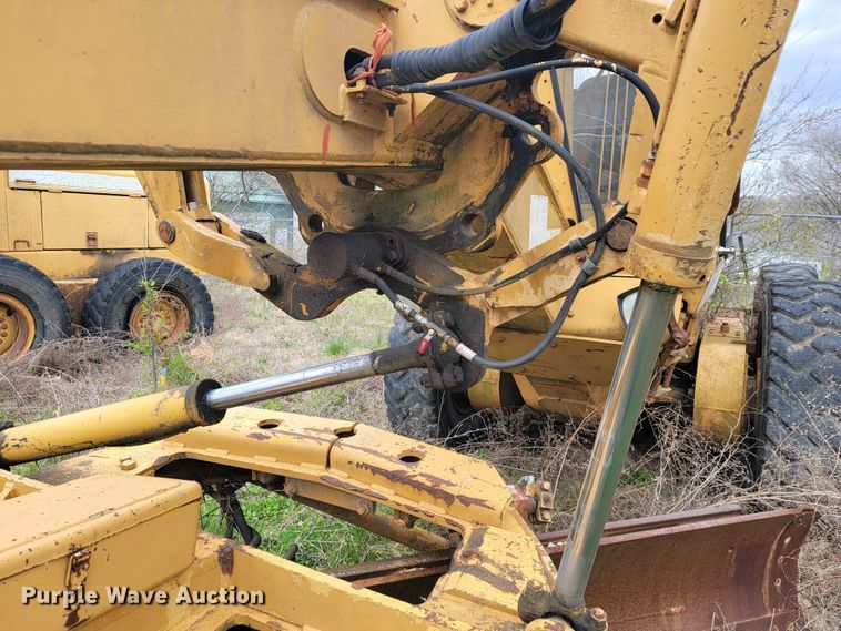 image for item JL9666 Dresser 850  motor grader