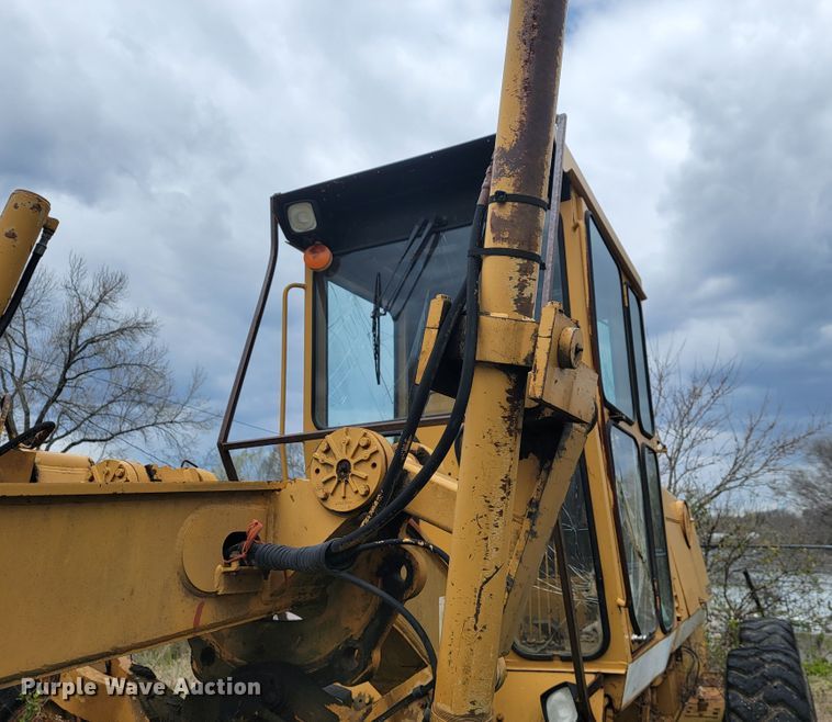 image for item JL9666 Dresser 850  motor grader