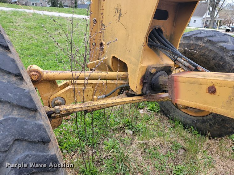 image for item JL9666 Dresser 850  motor grader