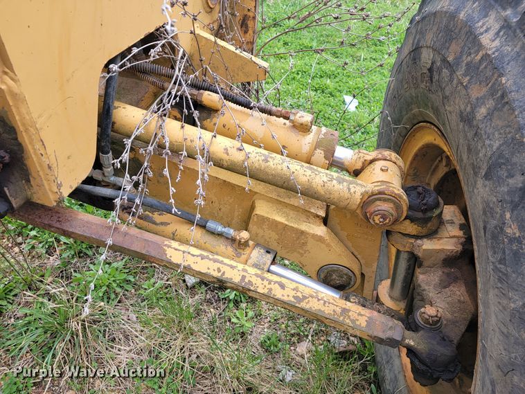 image for item JL9666 Dresser 850  motor grader