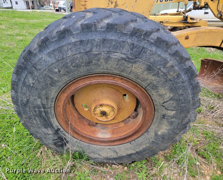 image for item JL9666 Dresser 850  motor grader