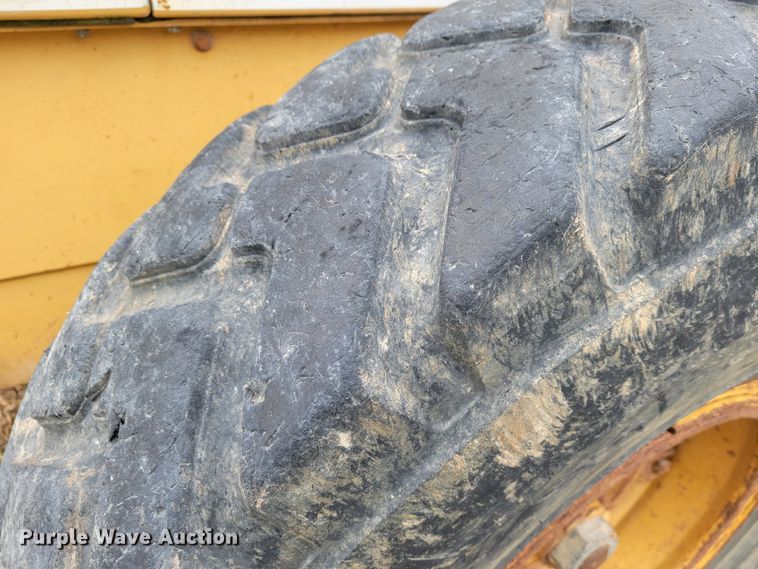 image for item JL9666 Dresser 850  motor grader