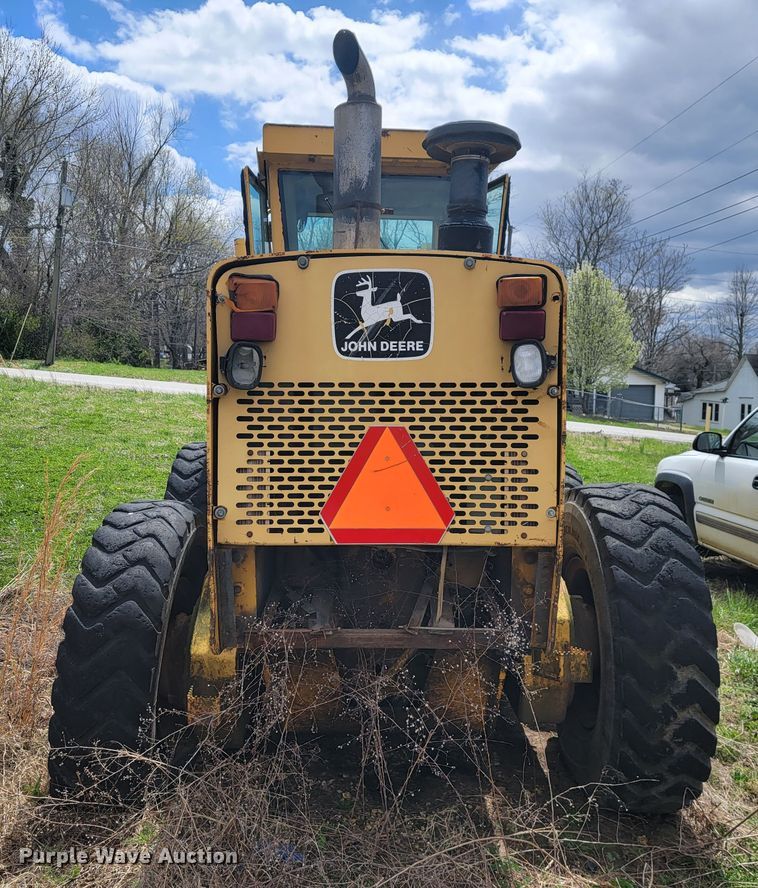 image for item JL9667 1996 John Deere 770BH  motor grader